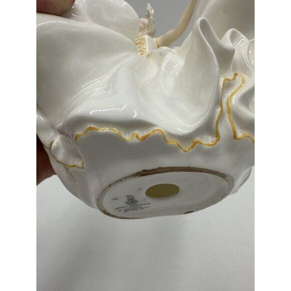 Royal Doulton Sweet Seventeen Figurine Porcelain HN 2734 Vintage England Lady - Picture 15 of 15